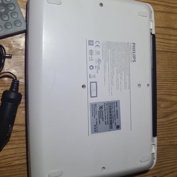 Phillips Rechargeable Portable DVD Player - Picture 7 of 8